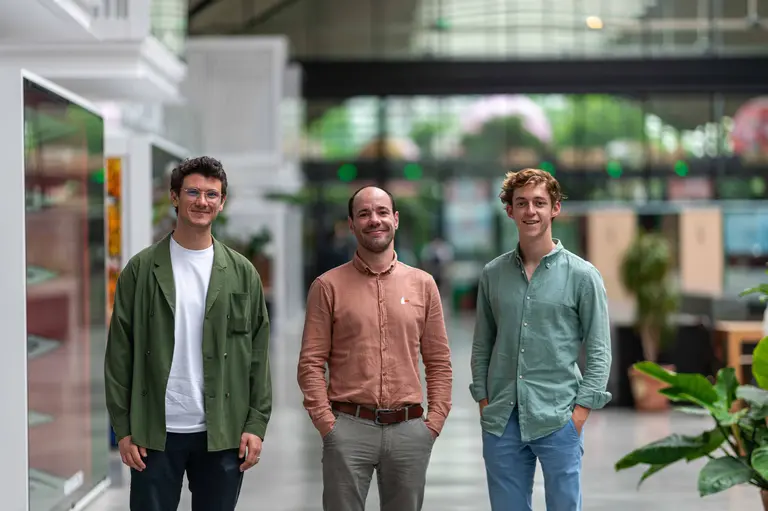 Picture of Entalpic's founders: Alexandre Duval and Victor Schmidt, along with Mathieu Galtier