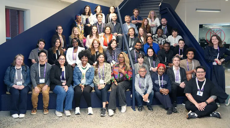 Photo de groupe de la cohorte 2025 de l'école d'été sur l'IA responsable et les droits humains.