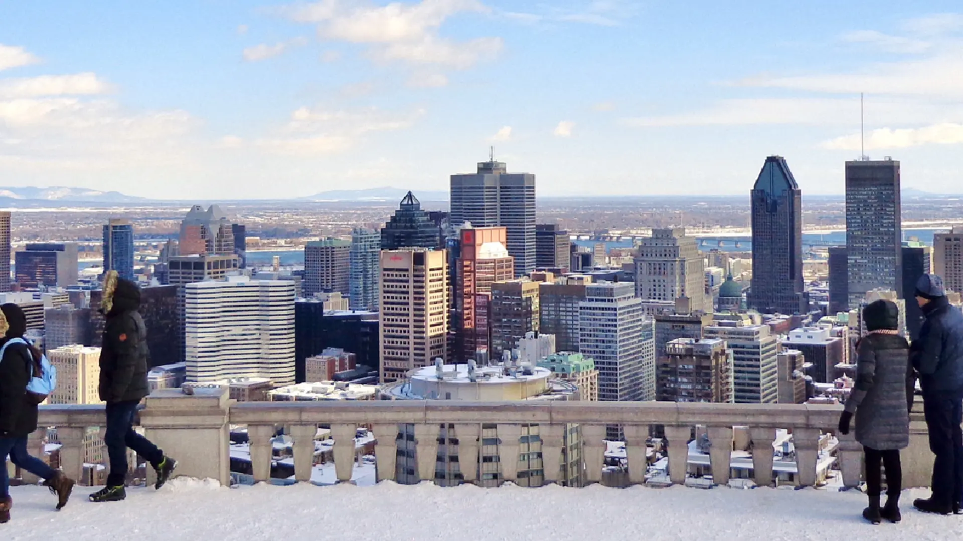 View of downtown Montréal from the Mont Royal Belvedere. 