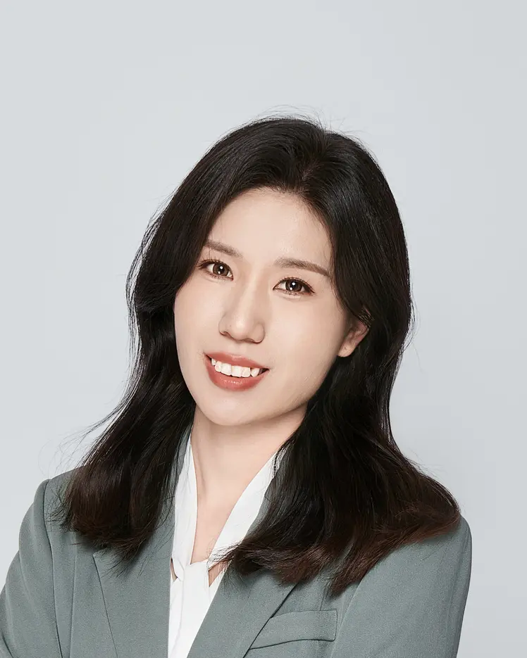 Portrait of Junzhu Su