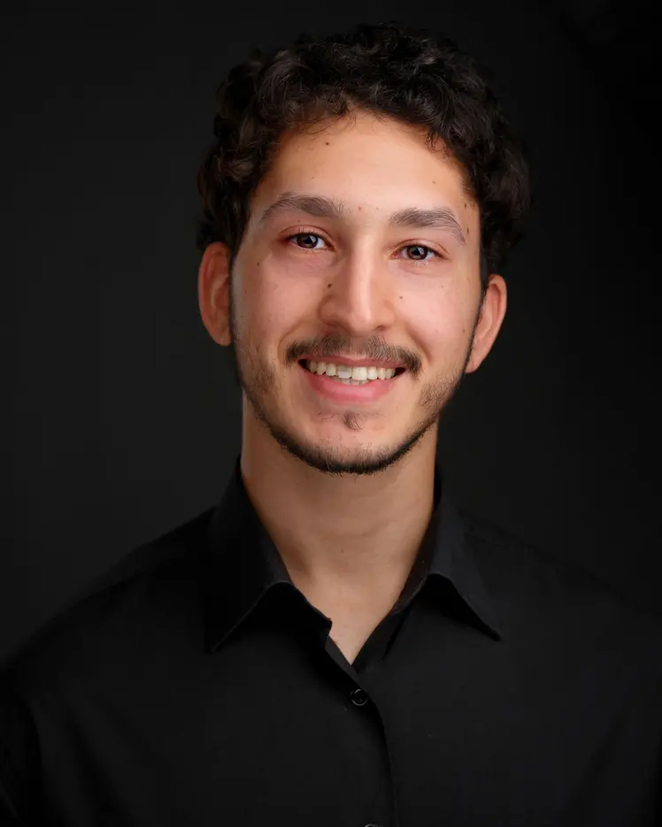 Portrait of Yanis Bencheikh