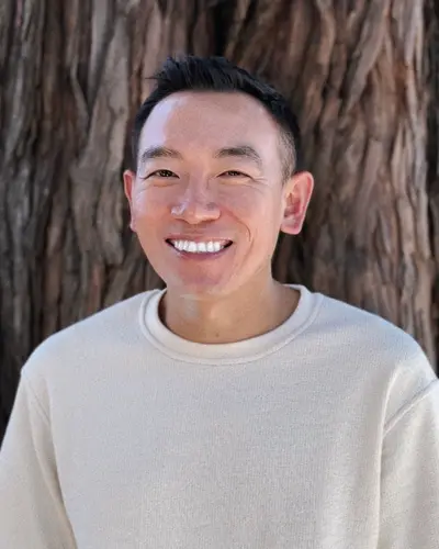 Portrait of Skyler Wang