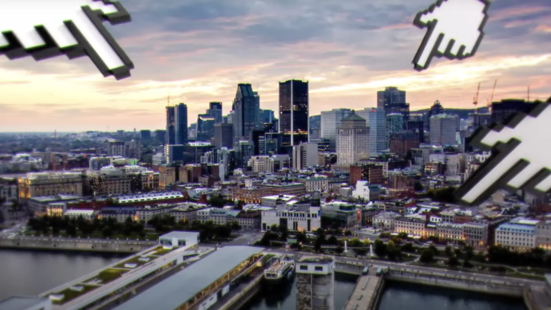 Vue du centre-ville de Montréal au coucher de soleil. 